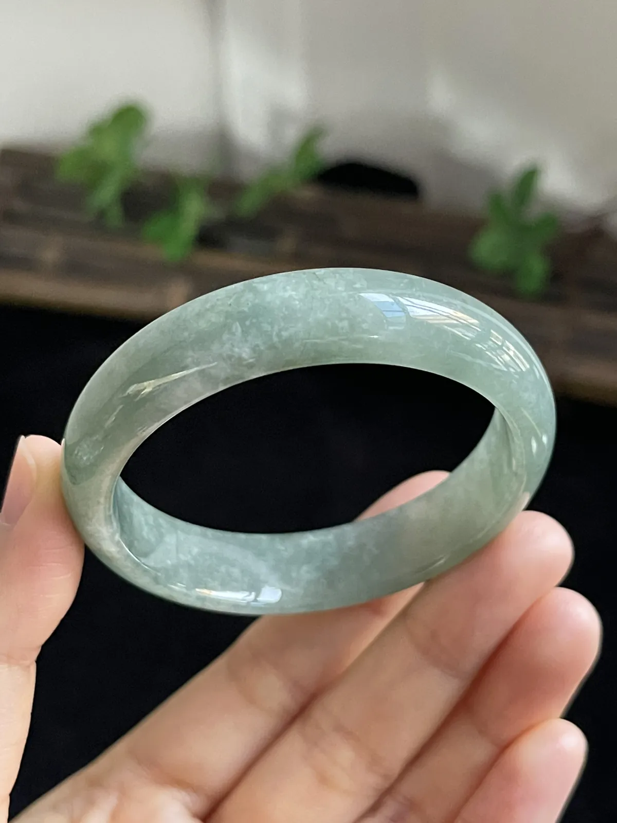 50.4正圈，冰糯种深绿色翡翠手镯