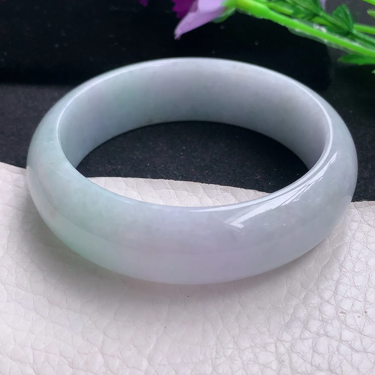 ee自然光58*18*8.2轮胎镯 缅甸翡翠A货淡春带彩宽边玉手镯玉手环