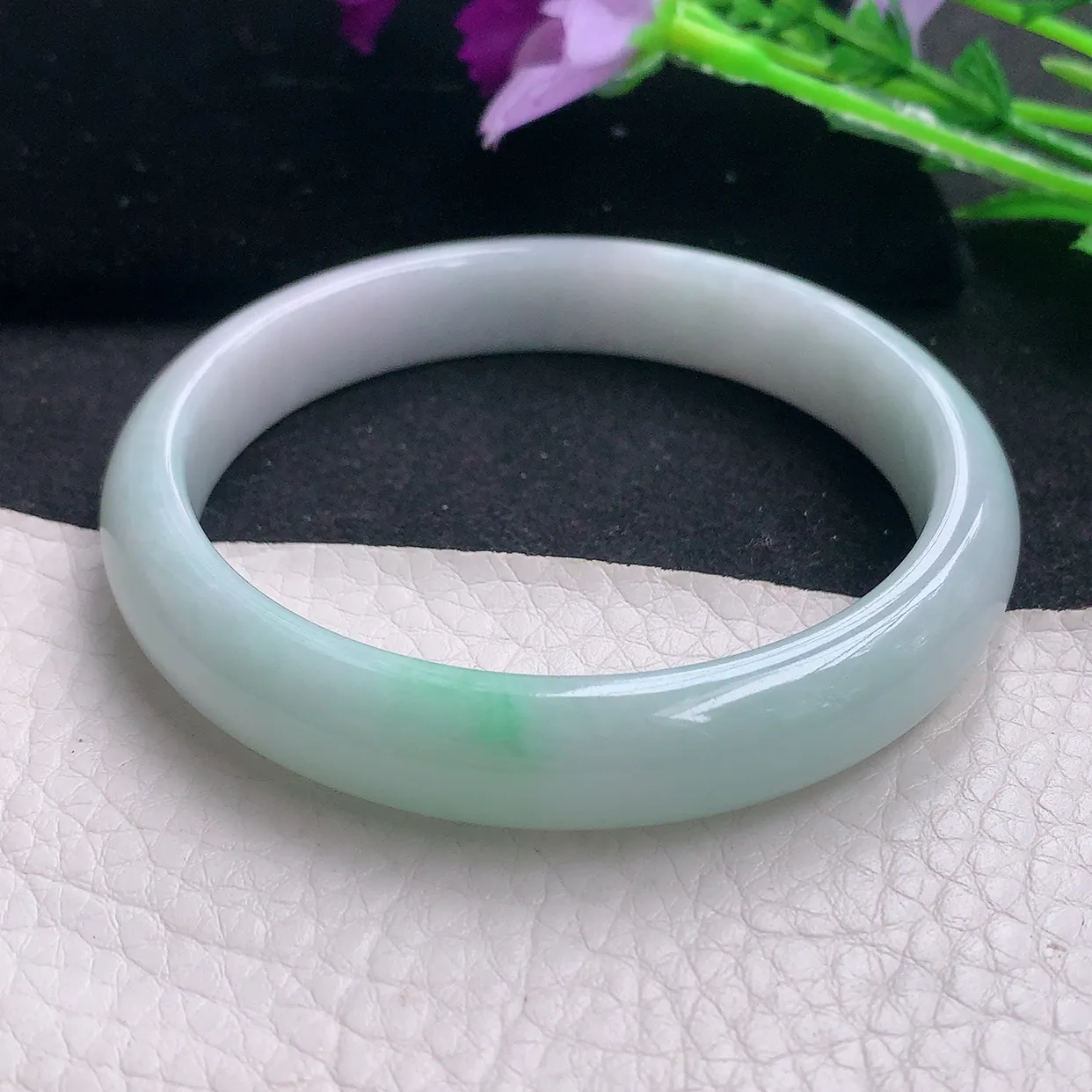 xx自然光58*11*7平安镯 翡翠A货淡春带彩宽边玉手镯玉手环