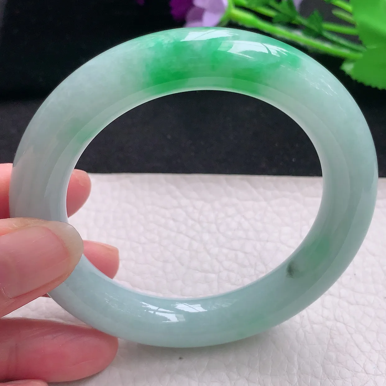 jx自然光56.5*12*11.5胖圆镯 缅甸翡翠a货玉手镯飘绿圆条玉手环