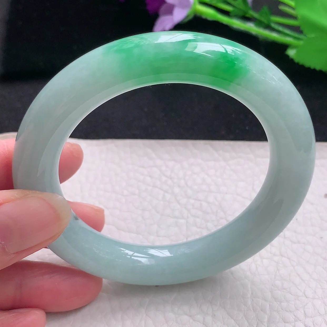 jx自然光56.5*12*11.5胖圆镯 缅甸翡翠a货玉手镯飘绿圆条玉手环