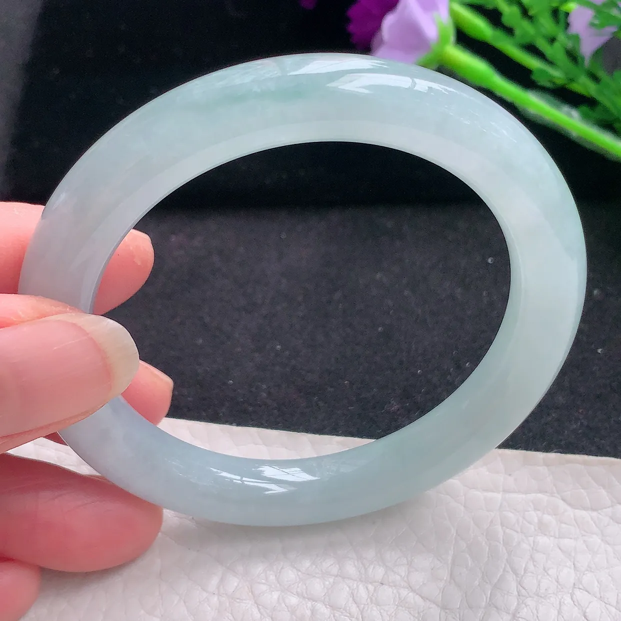 nr自然光53*9.6*9美人镯 缅甸翡翠a货水润蓝韵圆条玉手镯玉手环