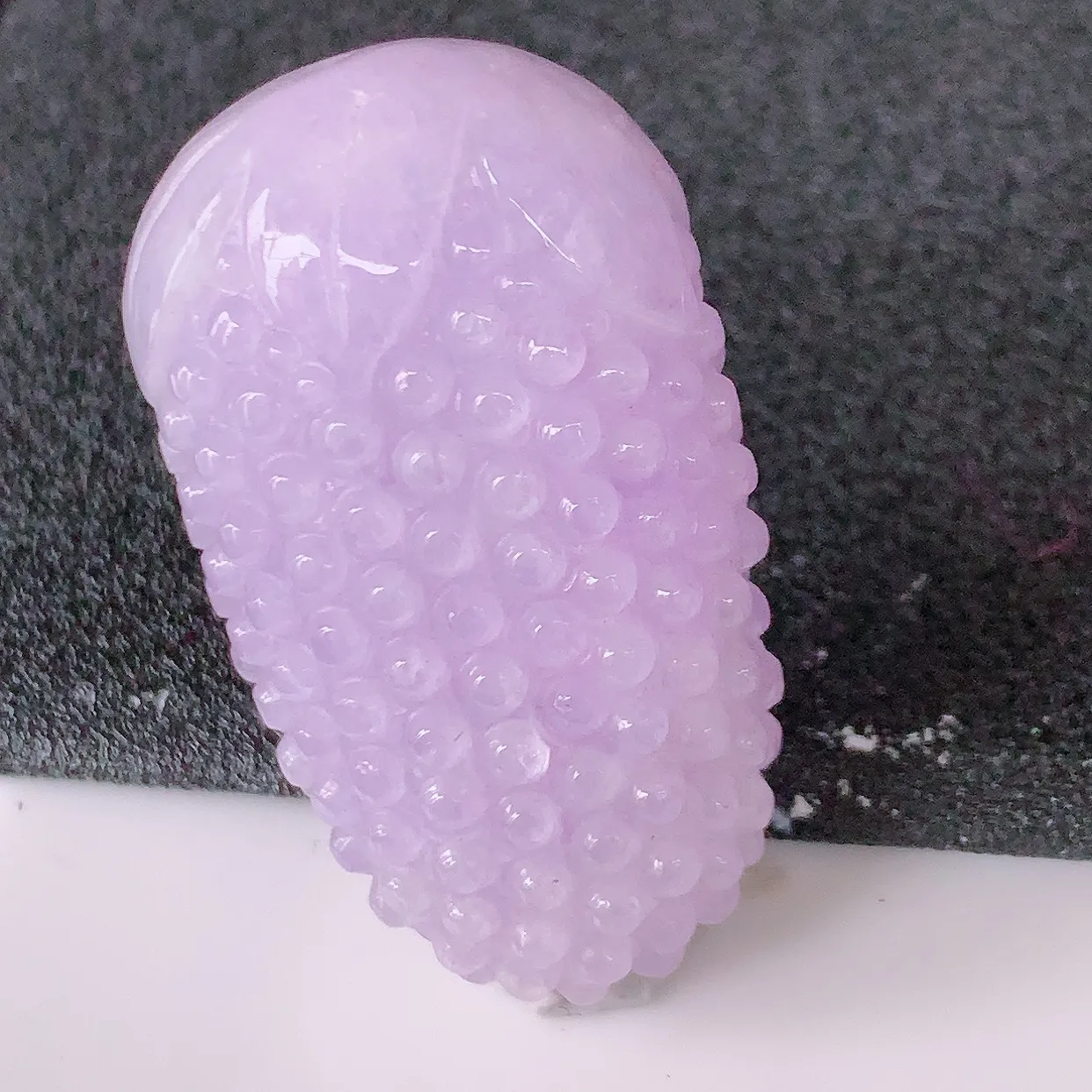 自然光实拍，冰胶紫罗兰翡翠葡萄吊坠，多子多福，翠色灵动，种老水足，寓意好，品相佳，佩戴佳品！#57.20