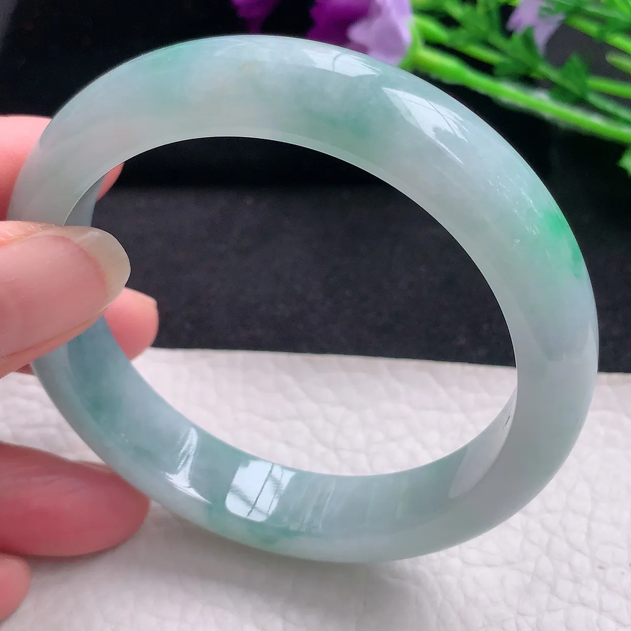 ee自然光58*13.6*8.5平安镯 缅甸翡翠A货飘绿宽边玉手镯玉手环