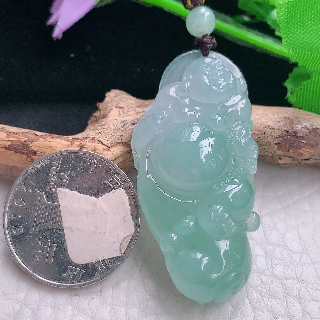 Lz实拍47.5*23*11.3天然翡翠a货冰种站佛祖吊坠冰透精雕布袋佛弥勒佛玉坠
