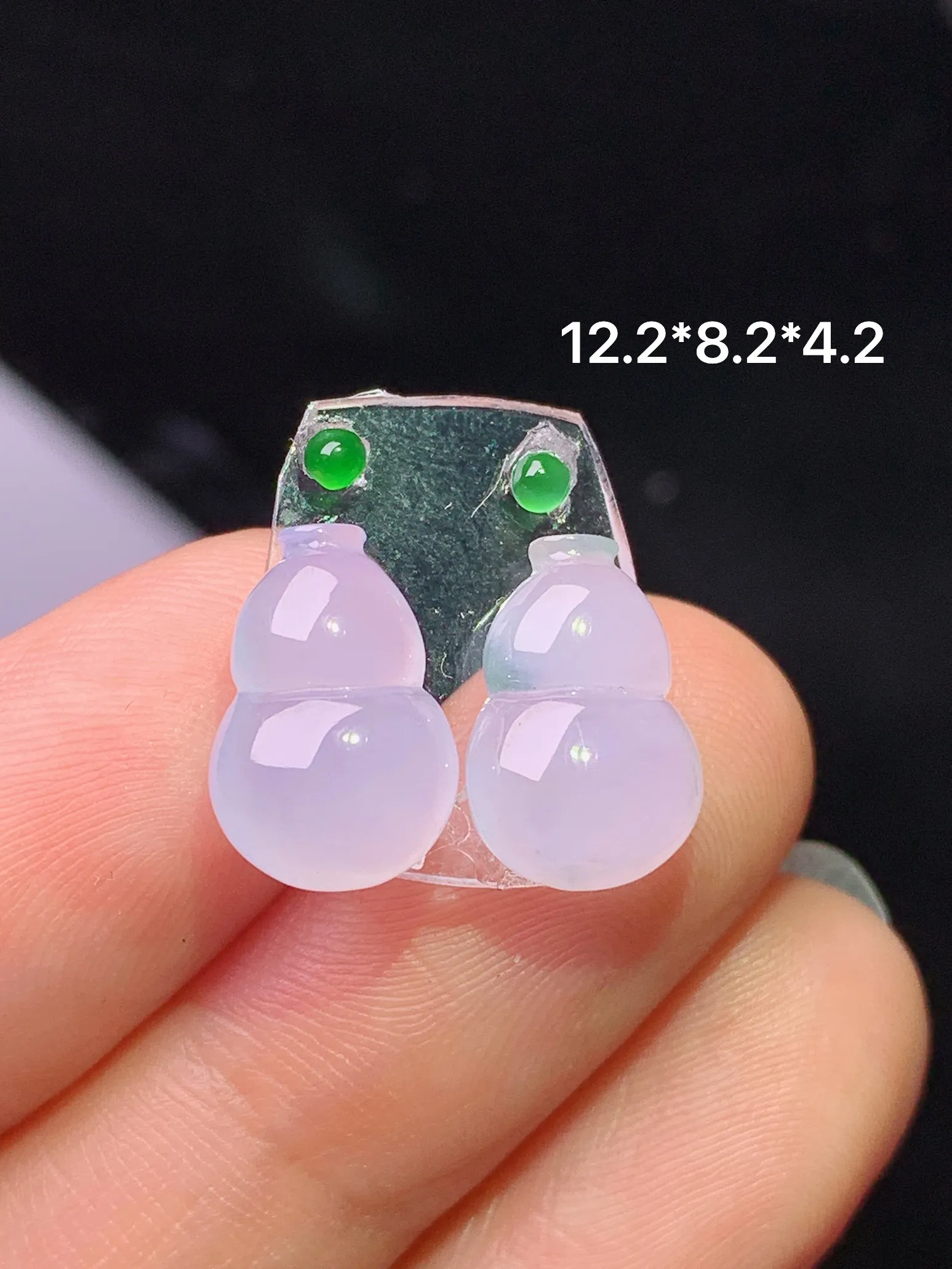 镶嵌款 淡紫罗兰一对 玉质细腻 色泽清新艳丽 整体尺寸12.2*8.2*4.2