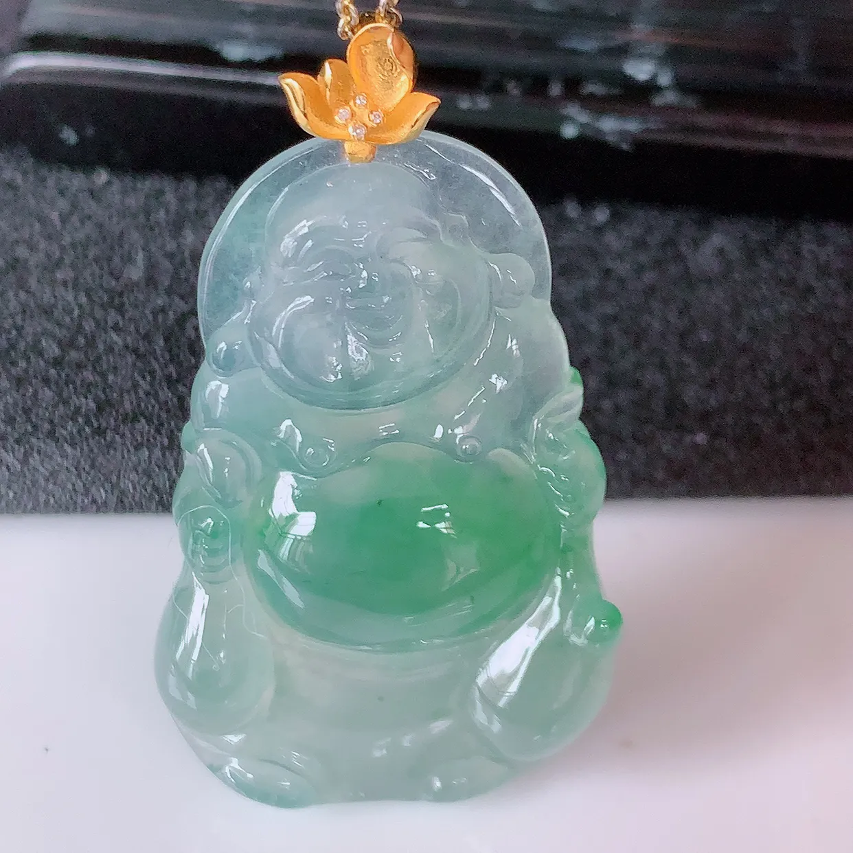 18K金镶嵌冰种飘绿翡翠逍遥布袋佛吊坠，代代有钱，水足丰盈，盈满欢喜，配戴送礼佳品！#1.20整体4