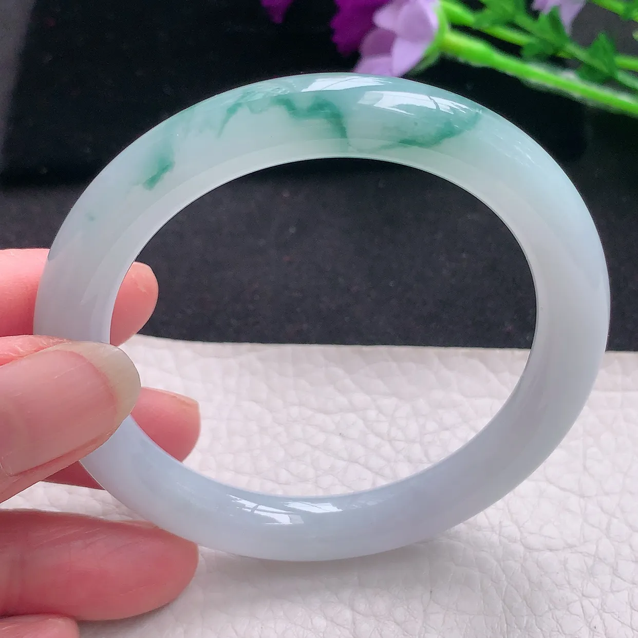 xo自然光57*9美人镯 缅甸翡翠A货冰飘花圆条玉手镯玉手环