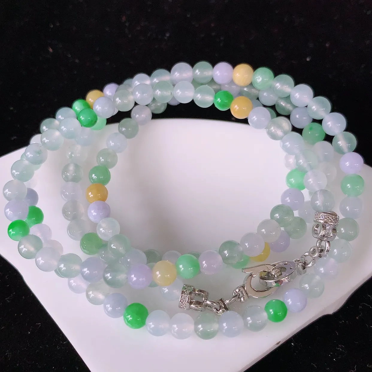 自然光实拍，冰种多宝翡翠项链，多彩翡翠珠链，颜色丰富，料子细腻，高档大气，自戴送礼佳品！#191取一尺寸4.5mm