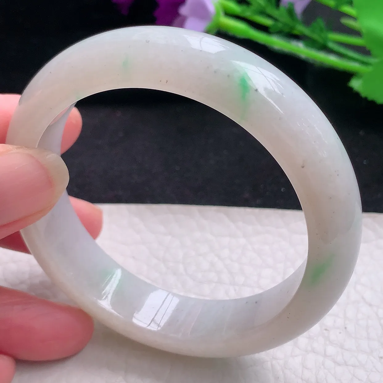 ee自然光55*14*8.4平安镯 缅甸翡翠A货飘绿宽边玉手镯玉手环