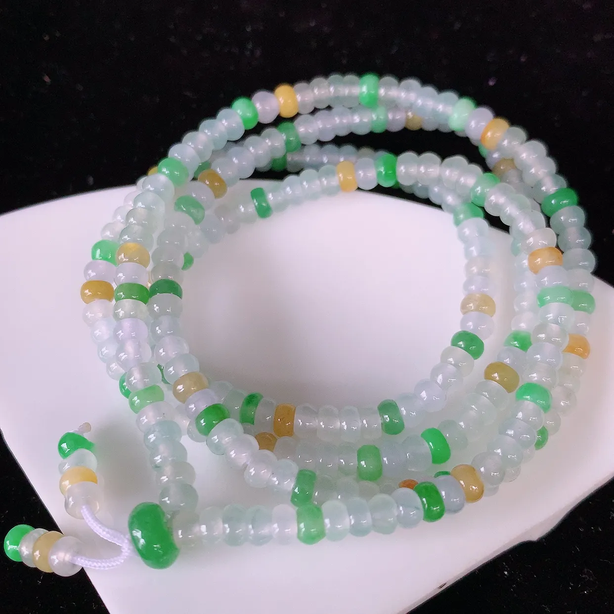 自然光实拍，冰种多宝翡翠项链，多彩翡翠珠链，颜色丰富，料子细腻，高档大气，自戴送礼佳品！#001.1取一尺寸4mm