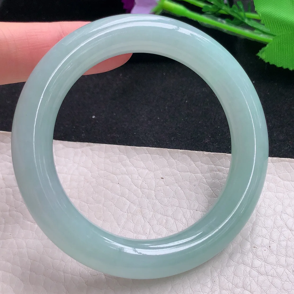 nc自然光55*11.5*11胖圆镯 翡翠玉手镯冰胶浅绿圆条玉手环 美人镯