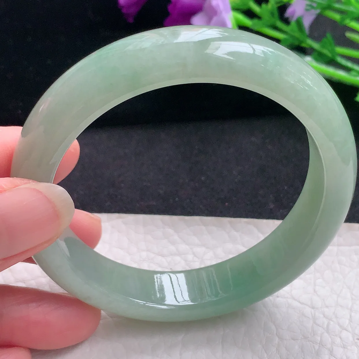 xx自然光58*13.8*8.2平安镯 翡翠A货水润满绿宽边玉手镯玉手环