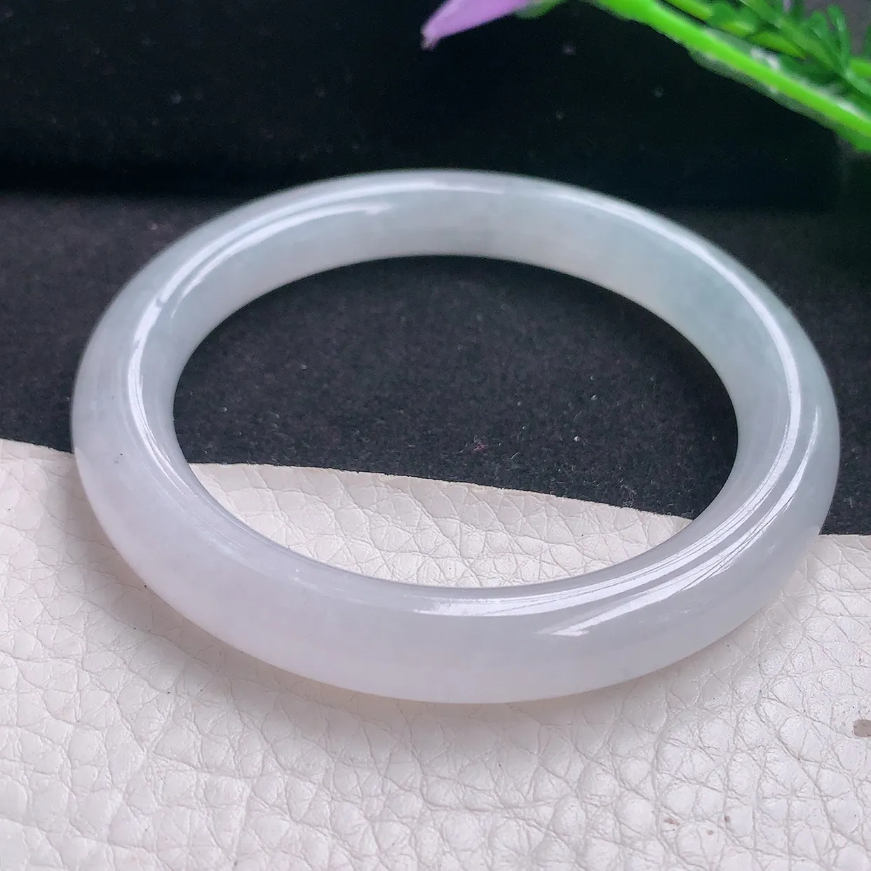 nr自然光56*9.5美人镯 缅甸翡翠a货水润冰纯圆条玉手镯玉手环 叮当