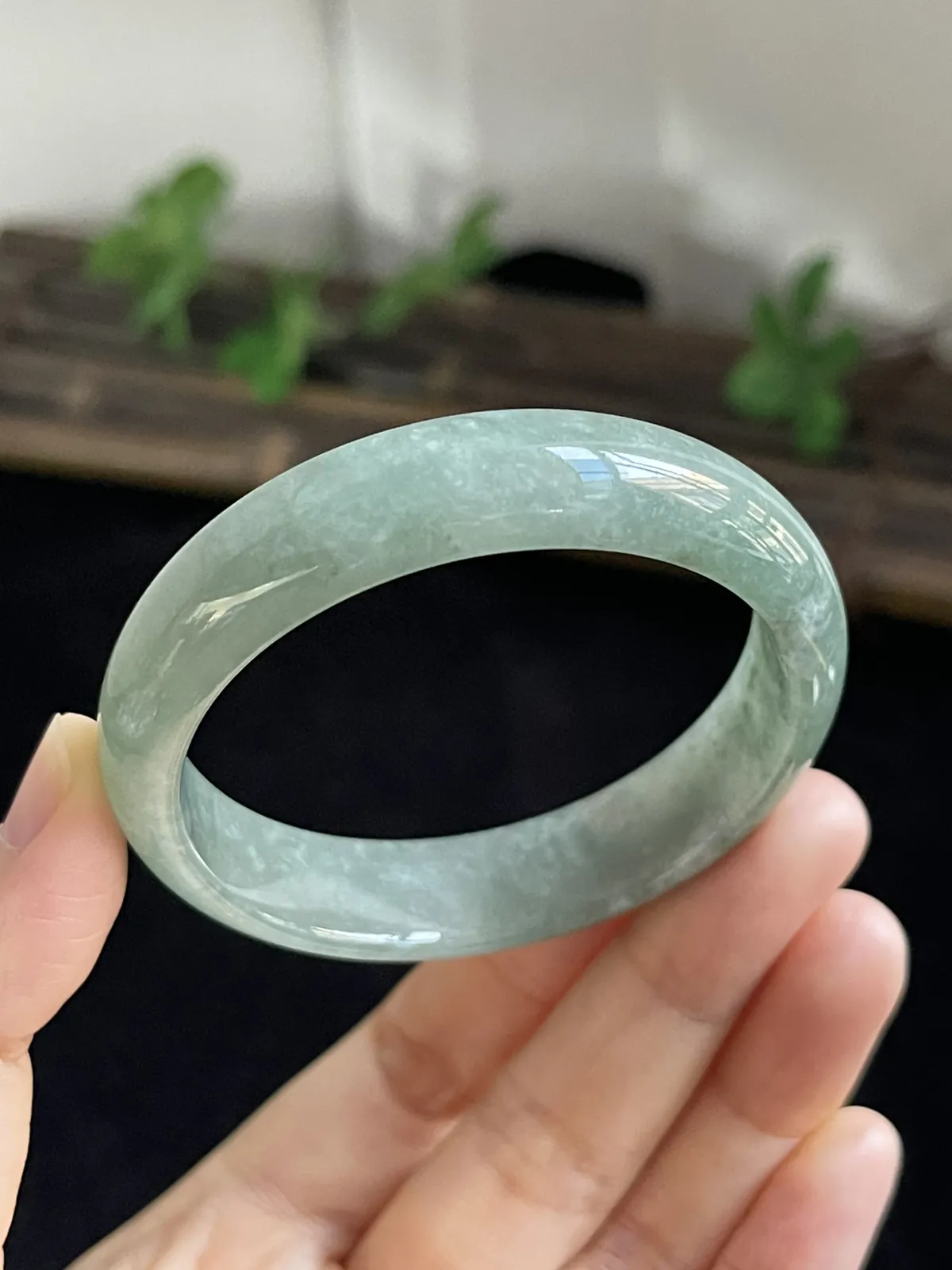 50.4正圈，冰糯种深绿色翡翠手镯