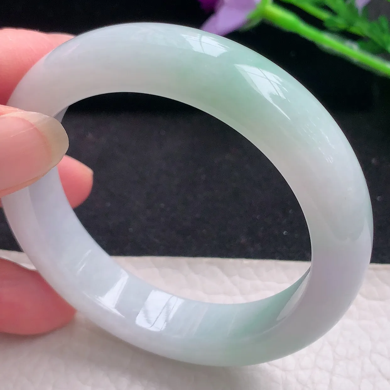 nr自然光53*13*8.8平安镯 缅甸翡翠a货水润清新飘绿宽边玉手镯玉手环