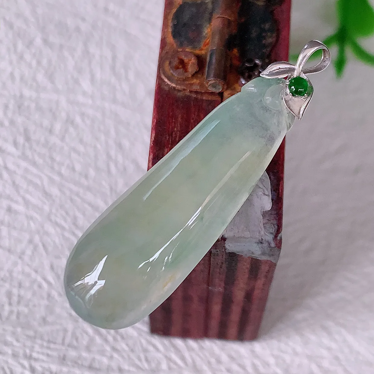 18K金镶嵌冰种黄加绿翡翠招财福瓜吊坠，精美饱满福瓜，种水足，形态圆润饱满，福相十足 ！#12.20