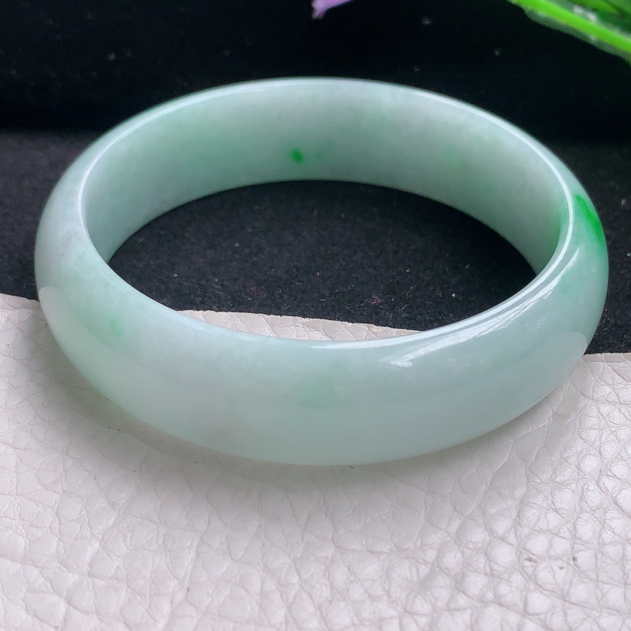 nr自然光56.5*15.5*6.5轮胎镯 缅甸翡翠a货水润飘绿宽边玉手镯玉手环