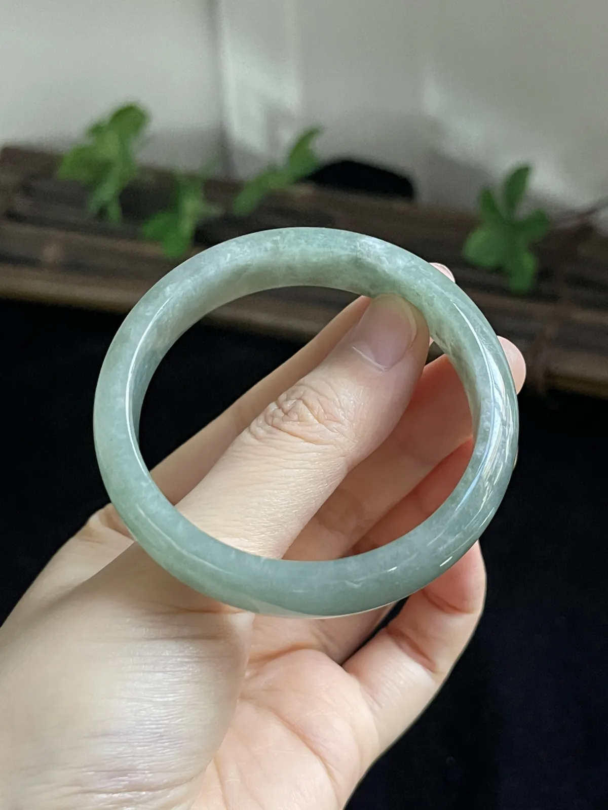 50.4正圈，冰糯种深绿色翡翠手镯