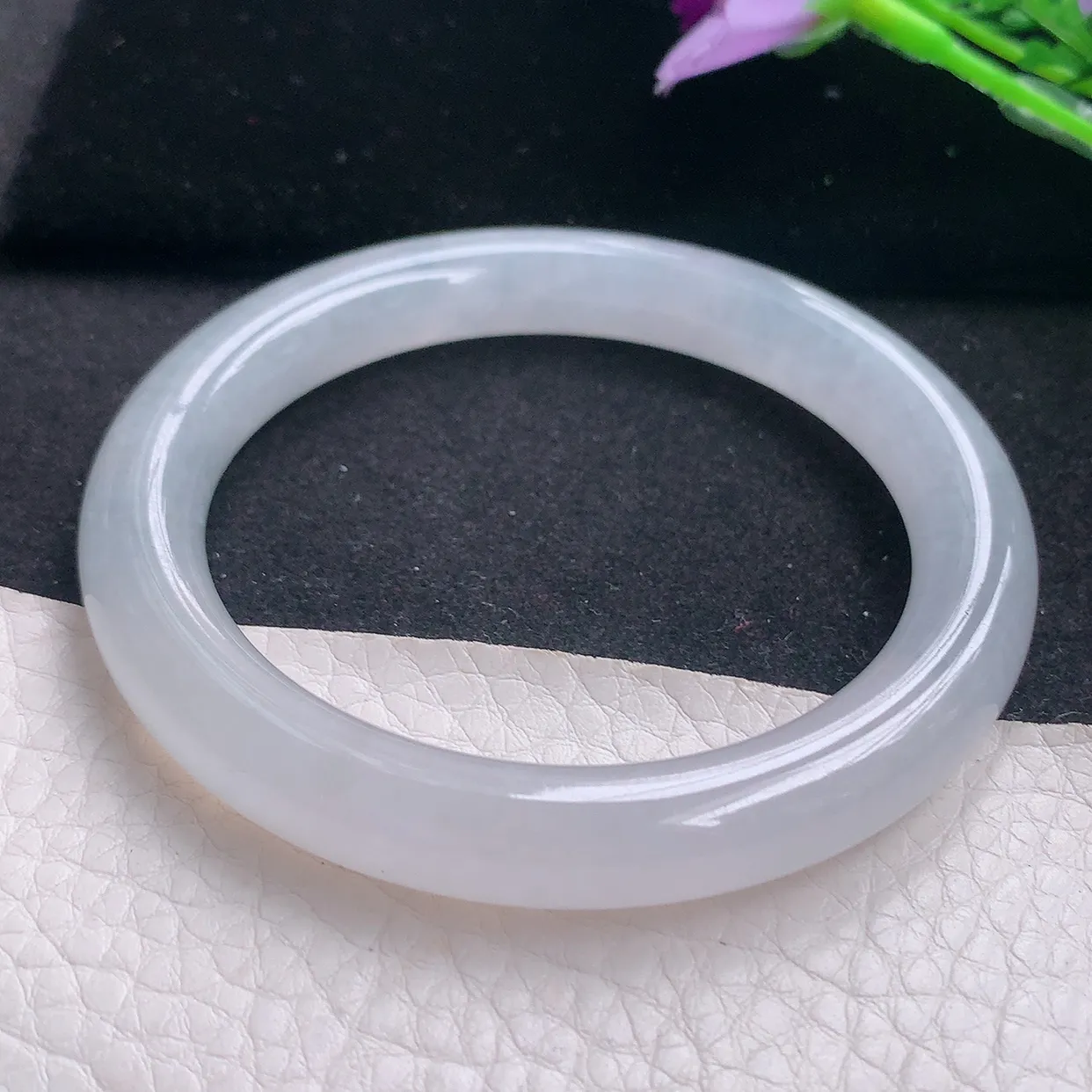 nr自然光56*9.5美人镯 缅甸翡翠a货水润冰纯圆条玉手镯玉手环 叮当