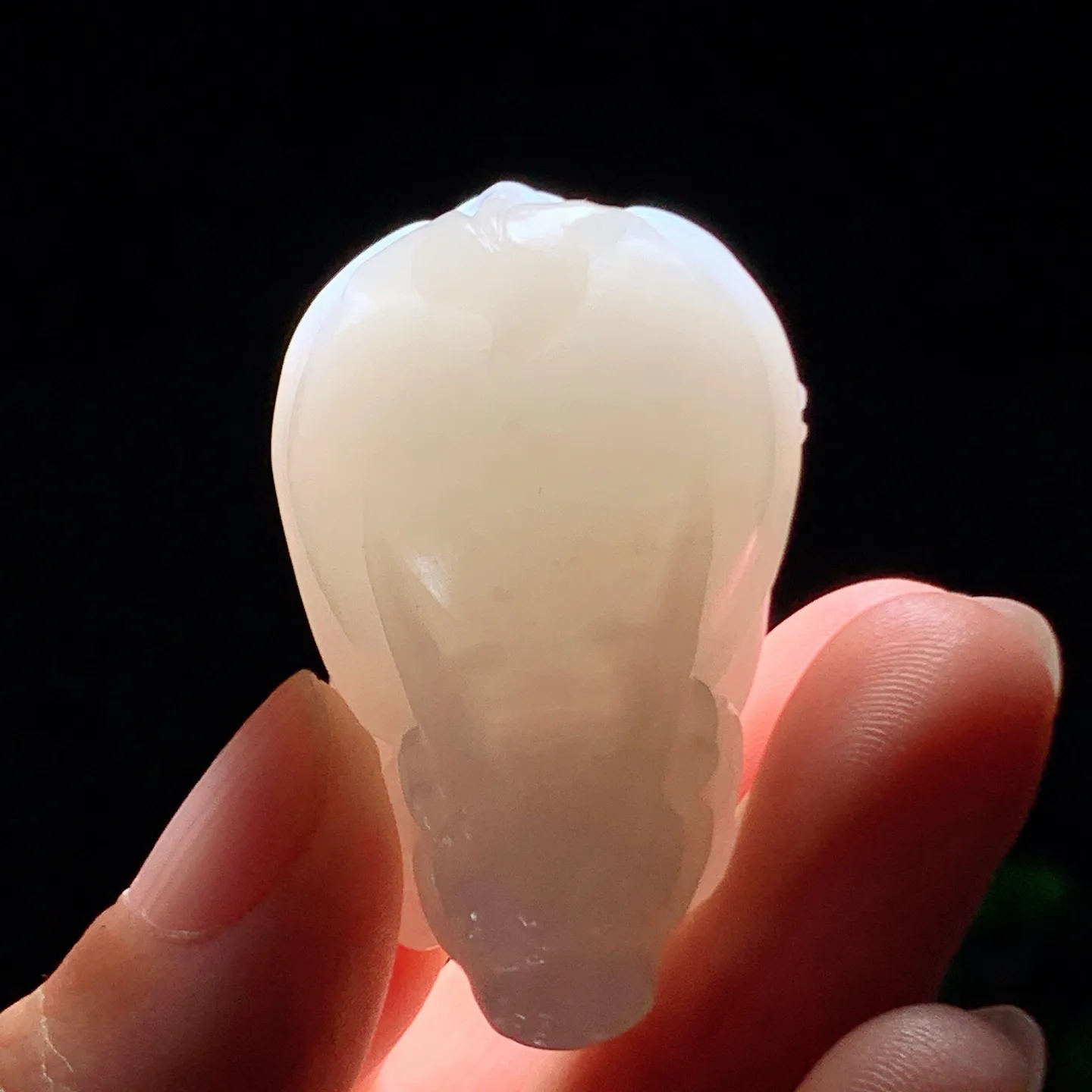 和田玉白玉羊脂白富贵长寿龙龟挂件。尺寸41/27/19重30克。玉质细腻油润。手推出油。佩戴高端典雅。lt251220