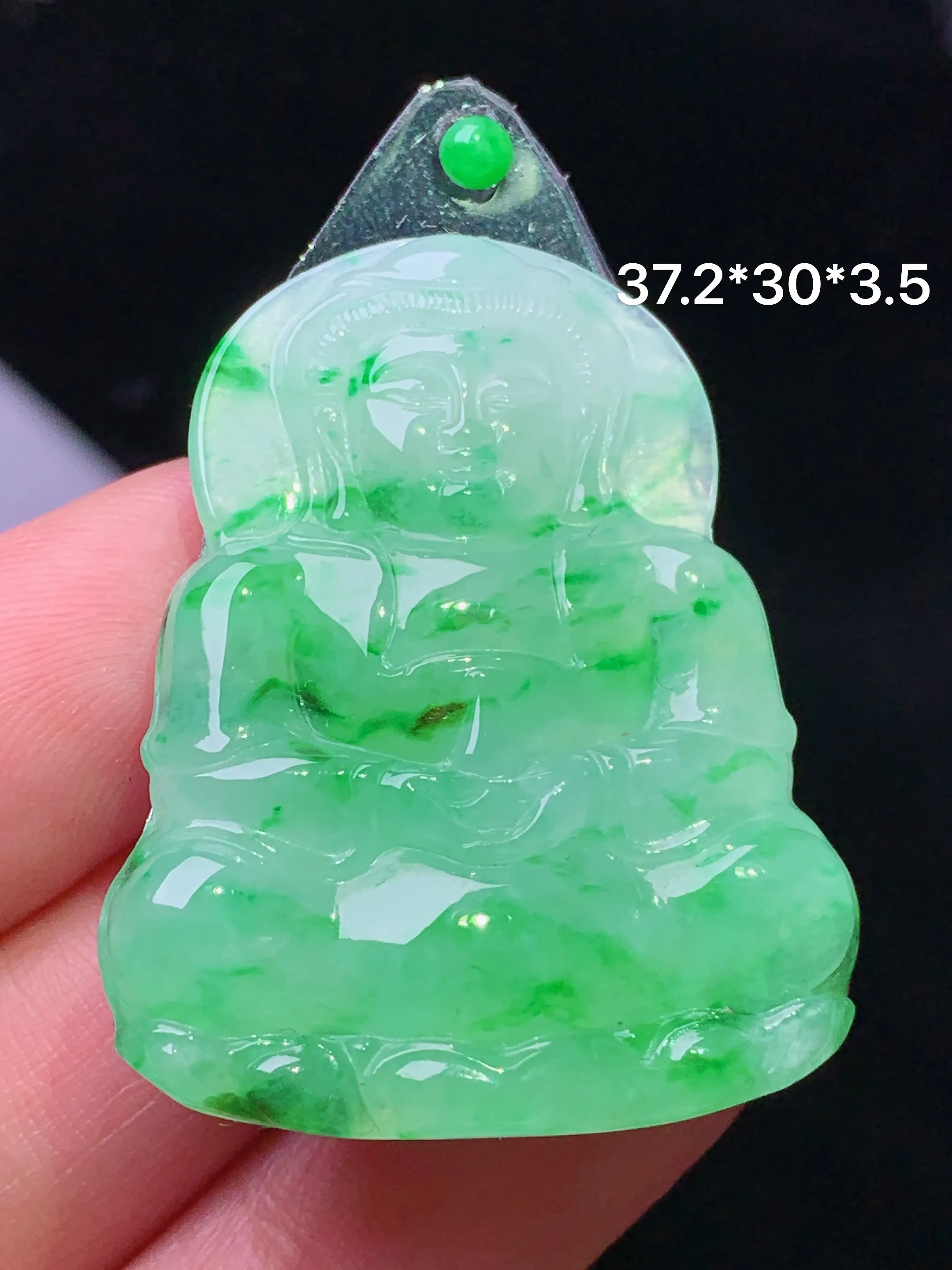 镶嵌款 飘绿观音菩萨 玉质细腻 色泽清新艳丽 整体尺寸57.2*30*3.5