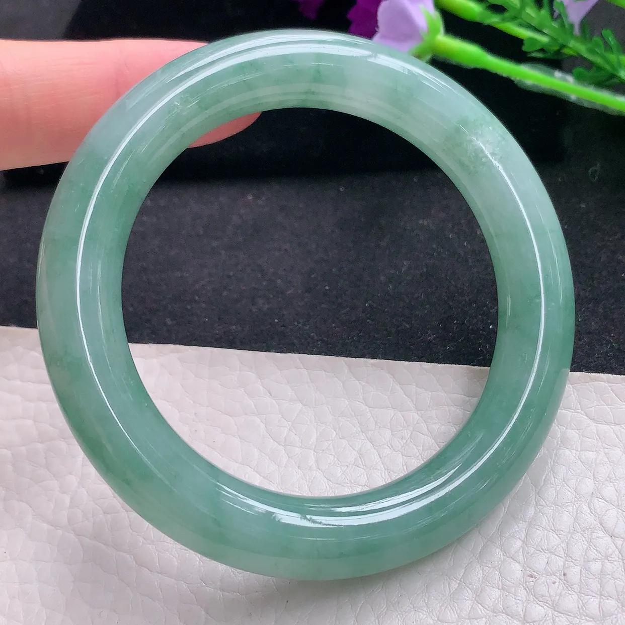 xd自然光59*10.8美人镯 缅甸翡翠a货玉手镯满绿圆条玉手环