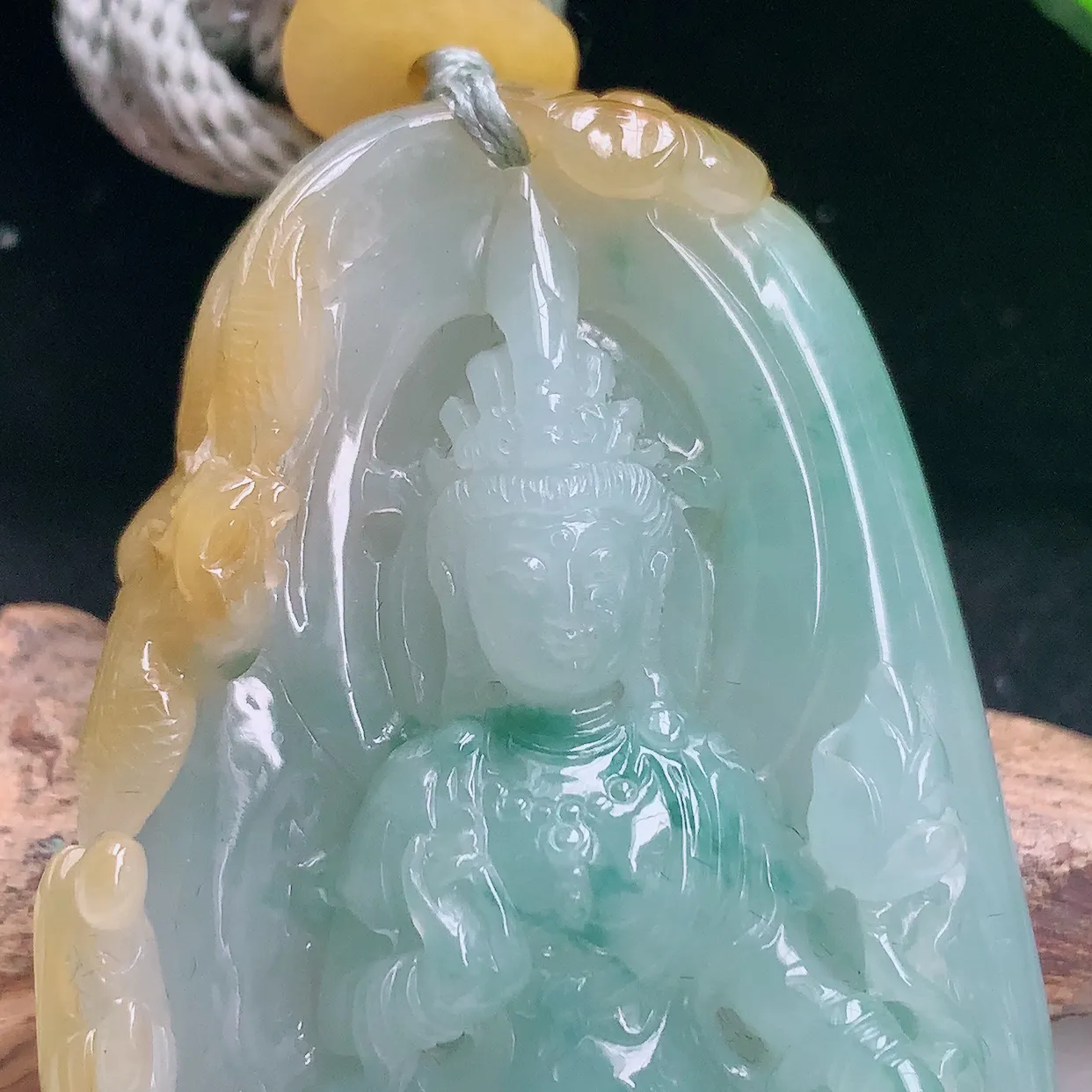 yl实拍60*33.8*11.2天然翡翠a货俏黄翡倚凤观音吊坠冰透精雕守护神玉坠