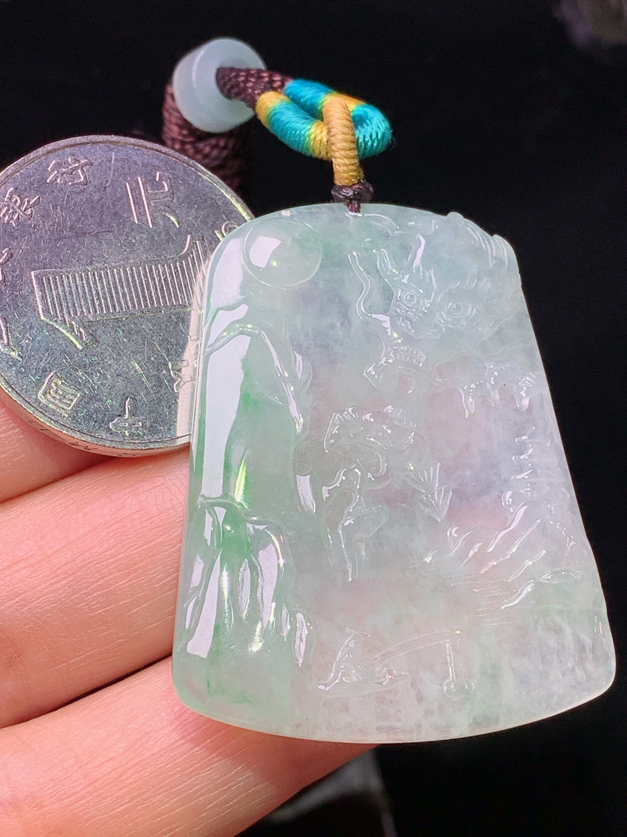 冰种飘绿山水龙牌吊坠 玉质细腻 色泽清新艳丽 整体尺寸41.2*32.2*4.5