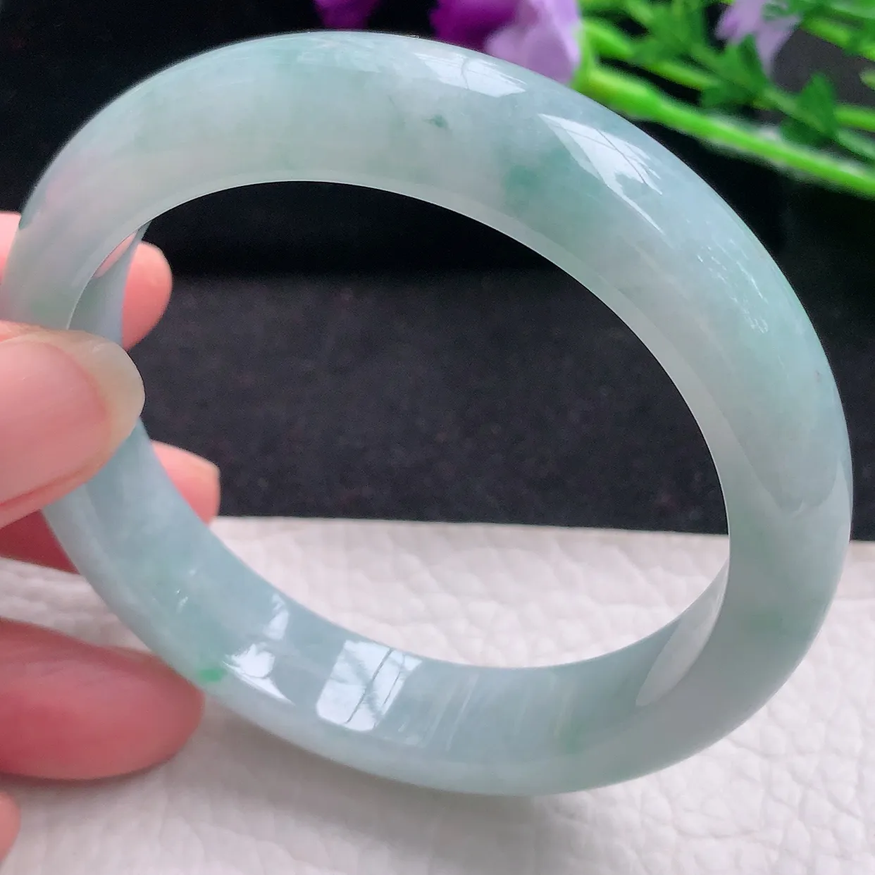 ee自然光58*13.6*8.5平安镯 缅甸翡翠A货飘绿宽边玉手镯玉手环