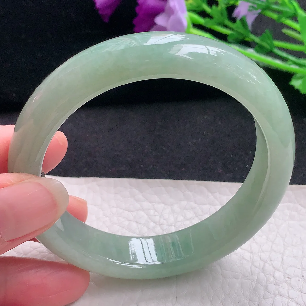 xx自然光58*13.8*8.2平安镯 翡翠A货水润满绿宽边玉手镯玉手环