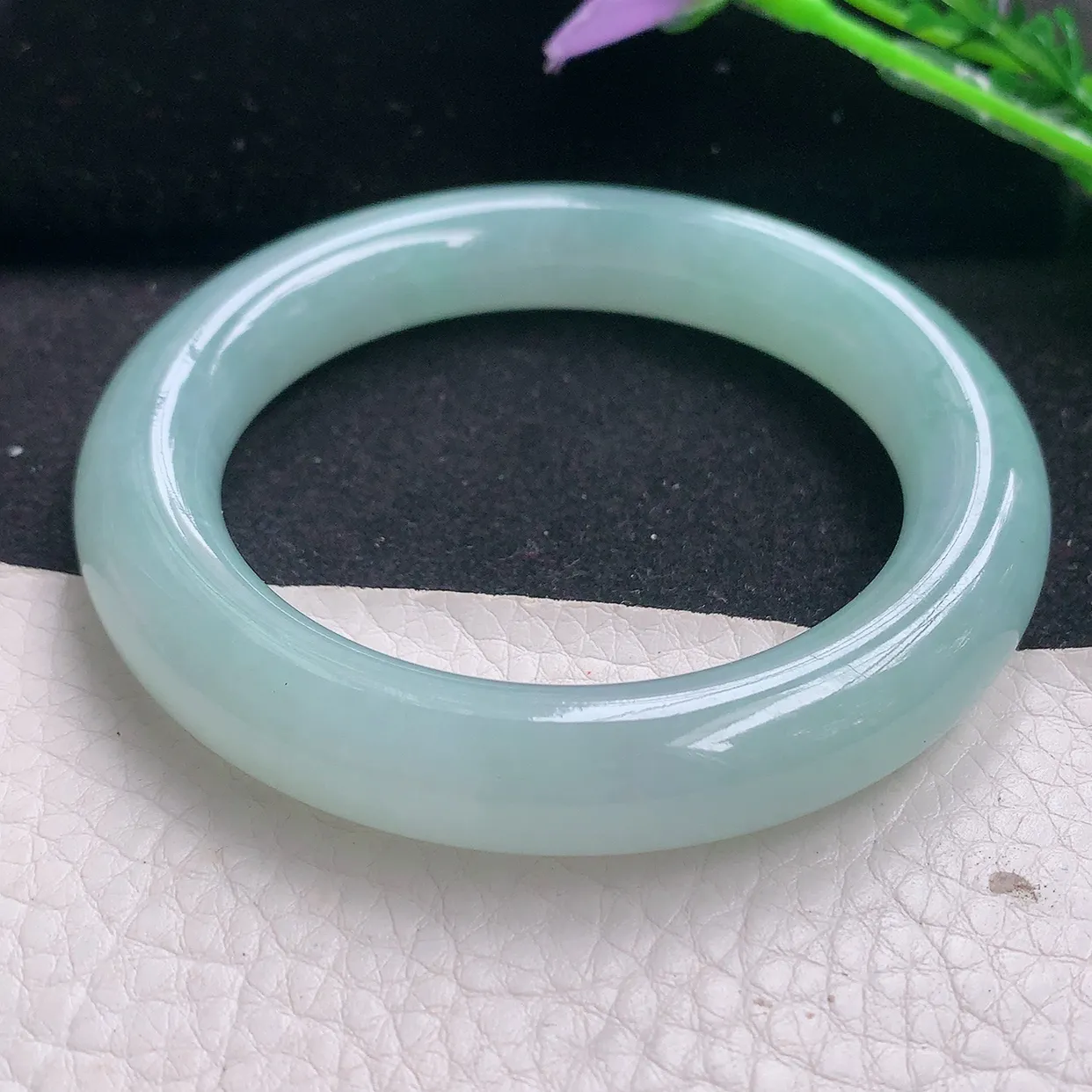 nc自然光55*11.5*11胖圆镯 翡翠玉手镯冰胶浅绿圆条玉手环 美人镯