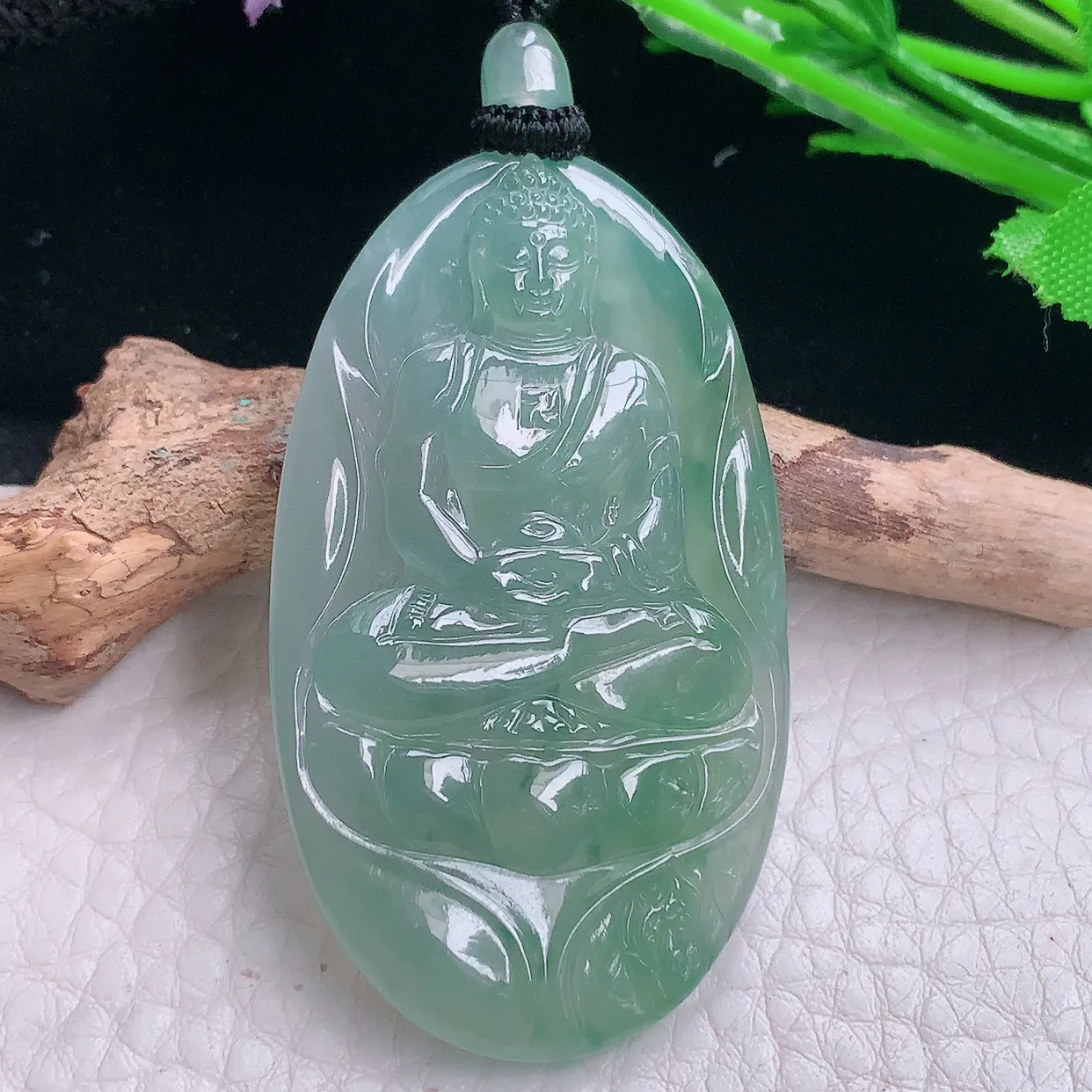 yl实拍53.8*31.5*5.3天然翡翠a货睛水大日如来佛祖吊坠冰透精雕守护神玉坠