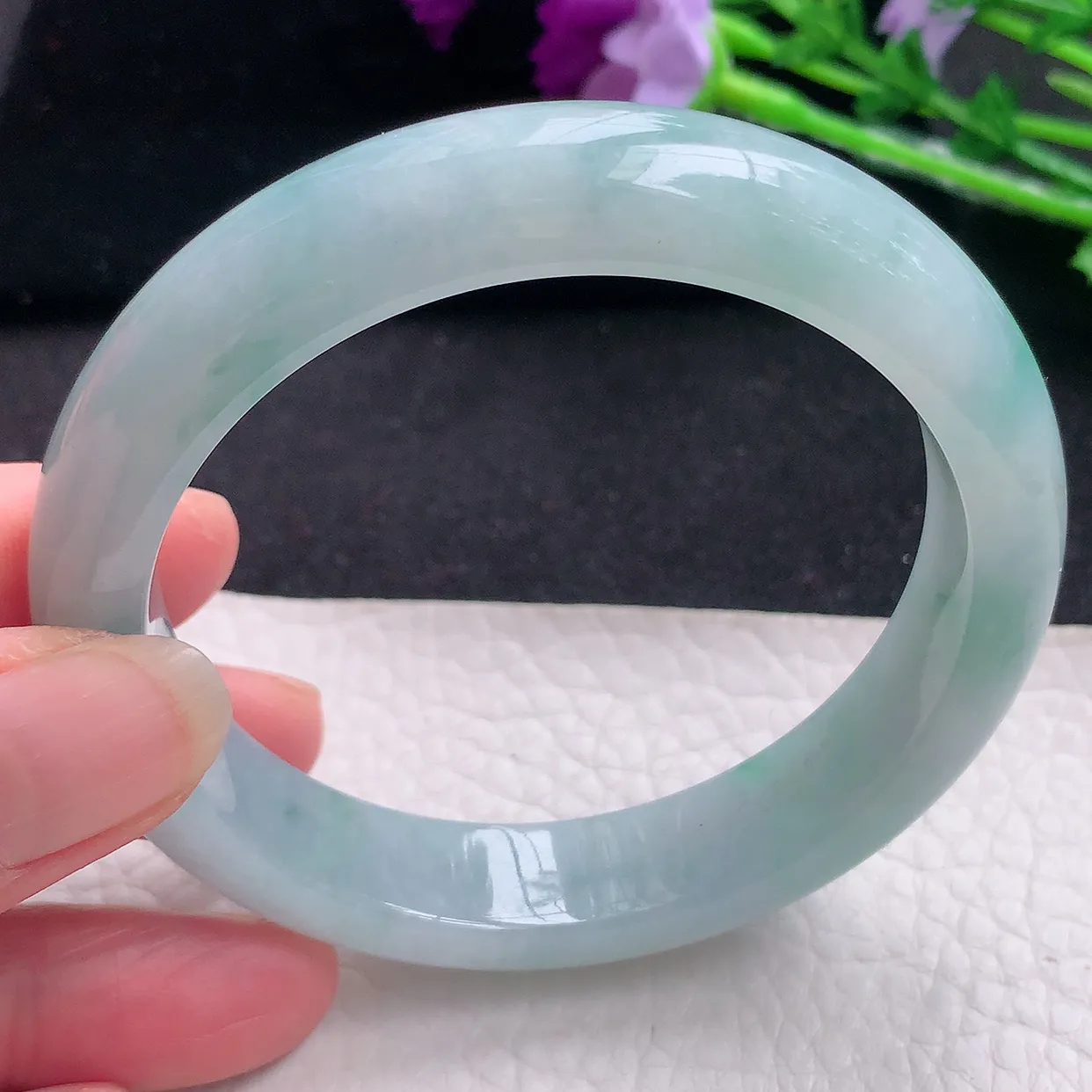 ee自然光58*13.6*8.5平安镯 缅甸翡翠A货飘绿宽边玉手镯玉手环