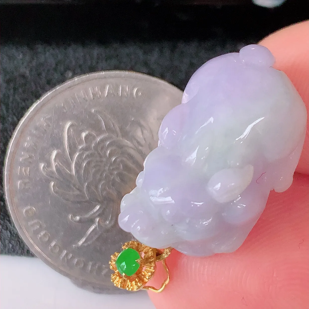 自然光实拍，18K金镶嵌紫罗兰招财貔貅翡翠吊坠 民间有“一摸貔貅运程旺盛 再摸貔貅财运滚滚，三摸貔貅平步青云 ” 的 美好祝愿#021.1整体长27  裸石21*12*10.5mm