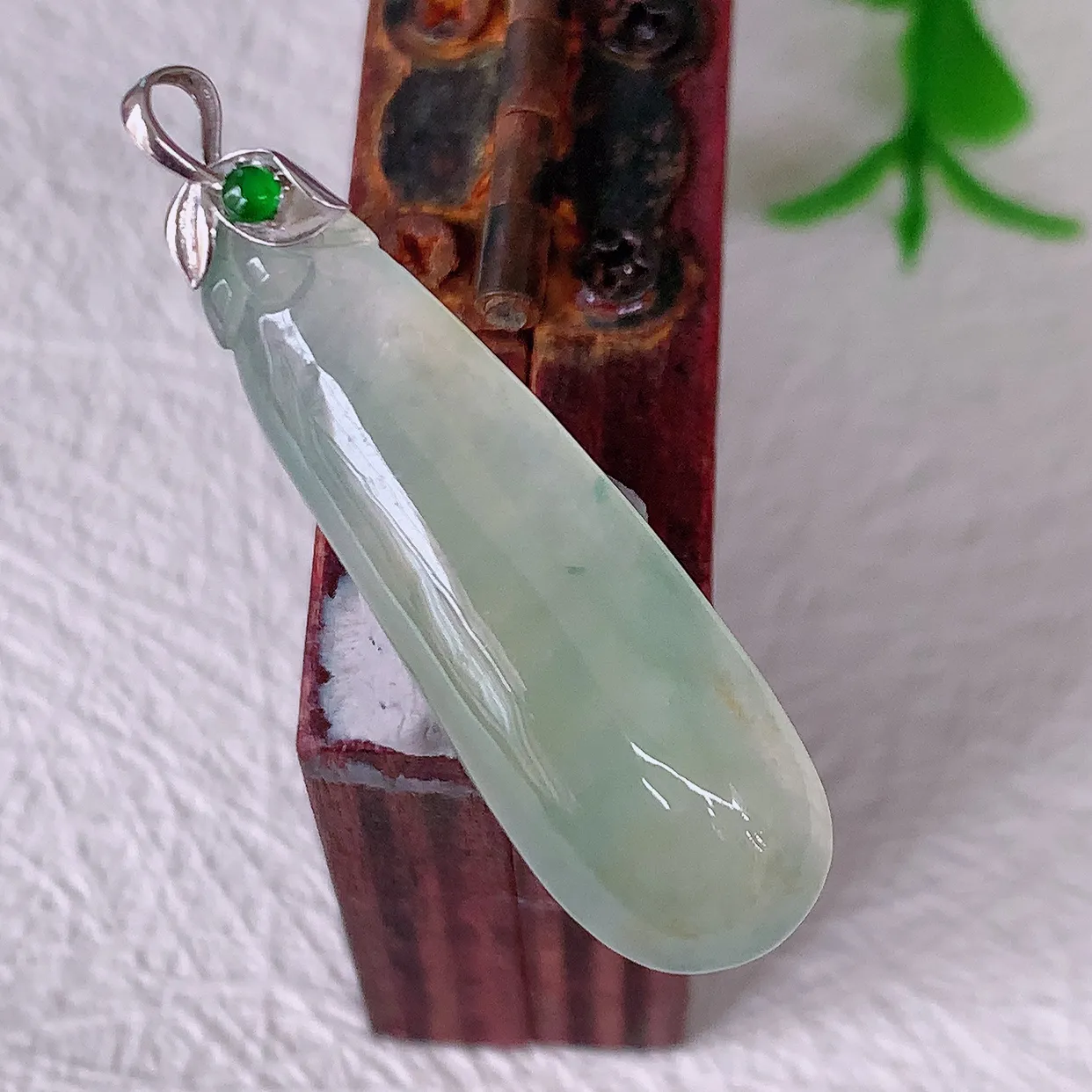 18K金镶嵌冰种黄加绿翡翠招财福瓜吊坠，精美饱满福瓜，种水足，形态圆润饱满，福相十足 ！#12.20