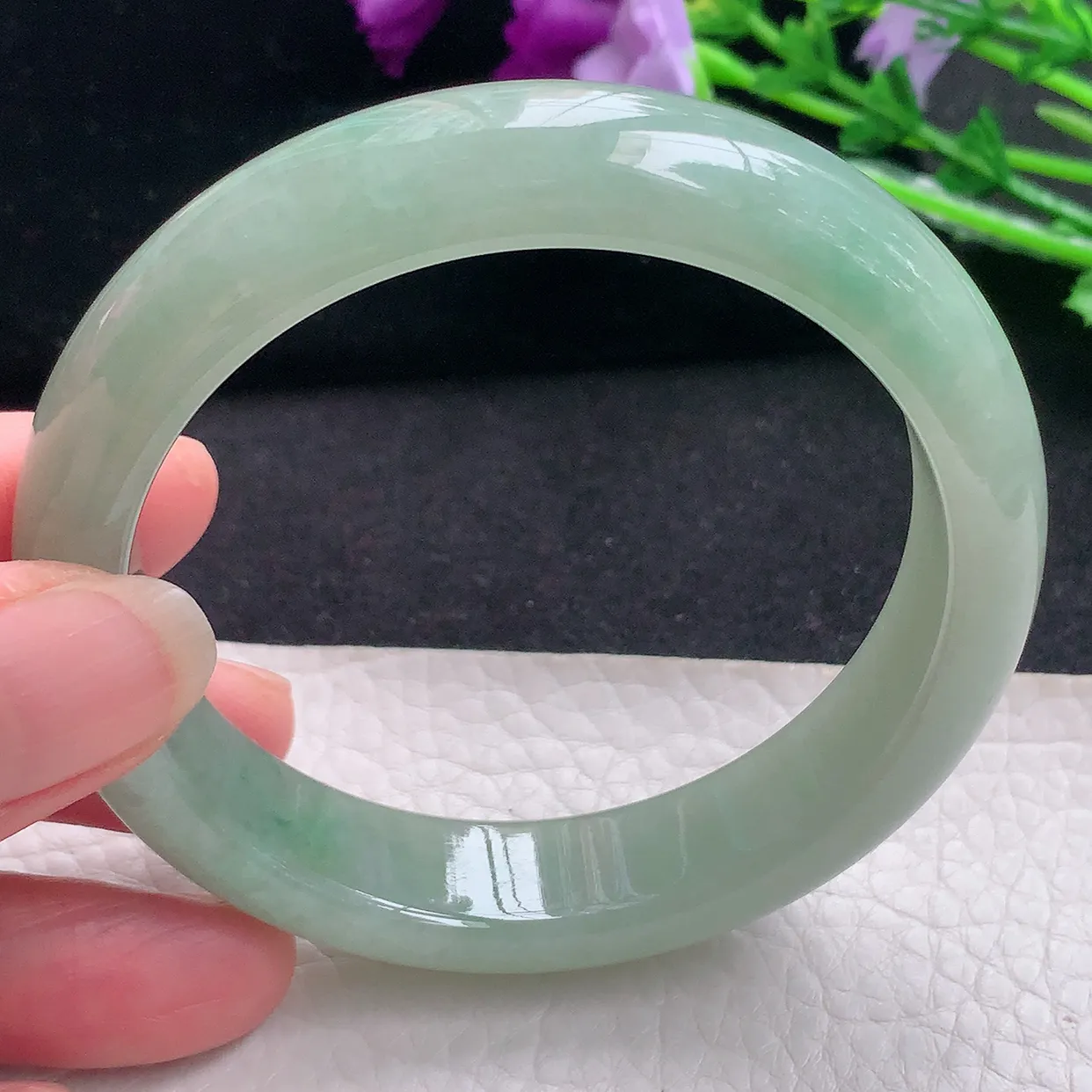 xx自然光58*13.8*8.2平安镯 翡翠A货水润满绿宽边玉手镯玉手环