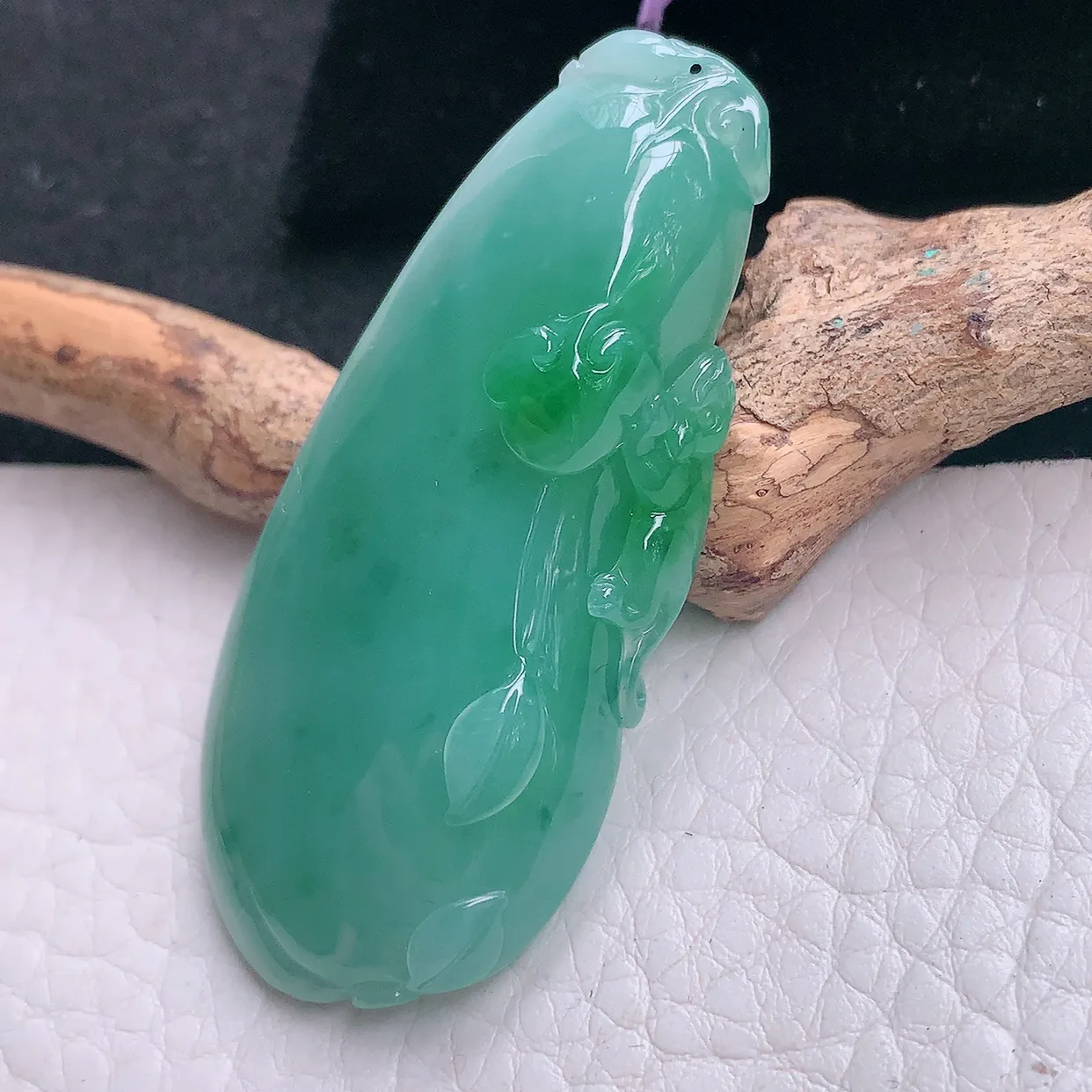 Lz实拍54.6*25*9天然翡翠a货蓝绿大福瓜吊坠冰透精雕吉祥如意玉坠