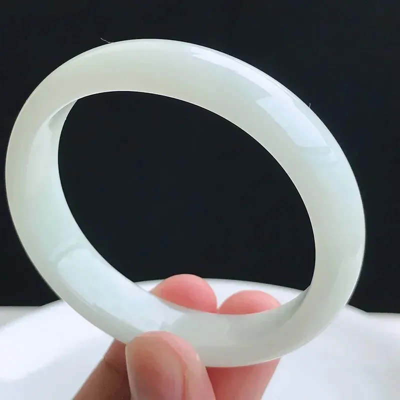 椭圆手镯55.2*49.7圈天然A货翡翠浅绿玉石手镯44.74g