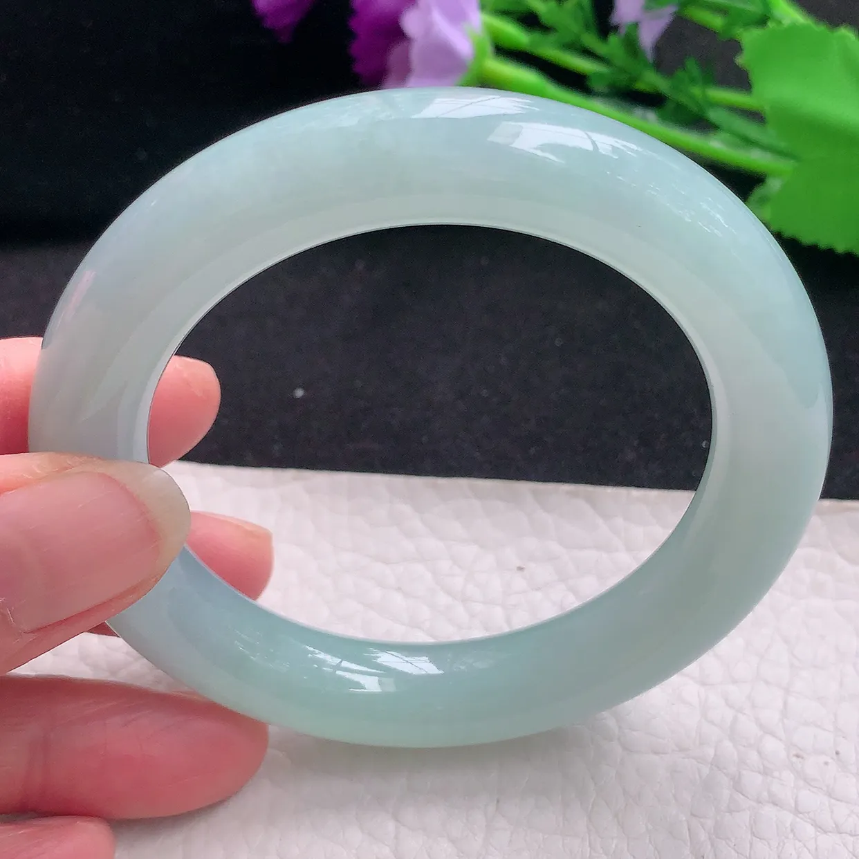 nc自然光55*11.5*11胖圆镯 翡翠玉手镯冰胶浅绿圆条玉手环 美人镯