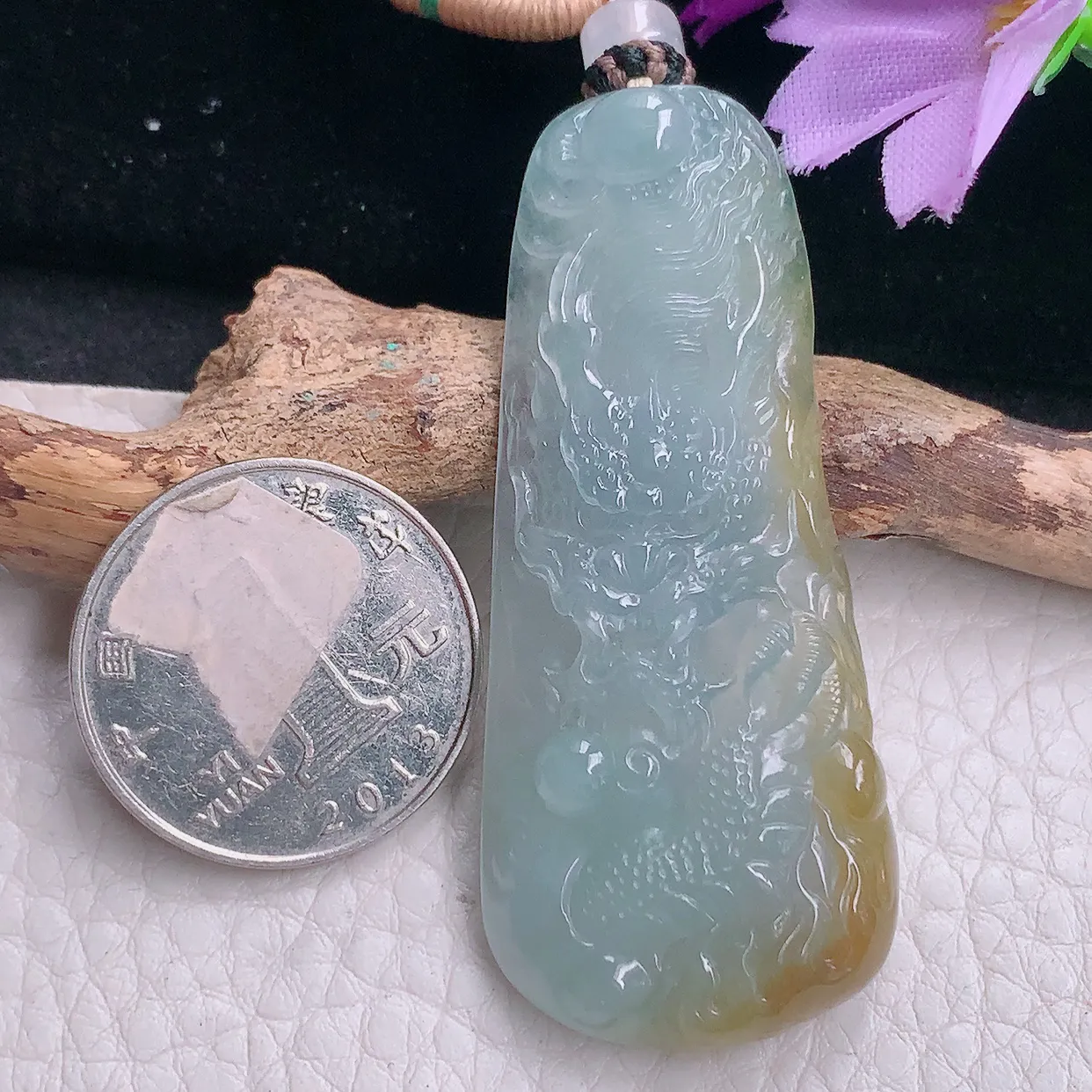 yl实拍57.5*25*7.2天然翡翠a货冰透俏黄龙牌吊坠精雕神龙戏珠玉坠