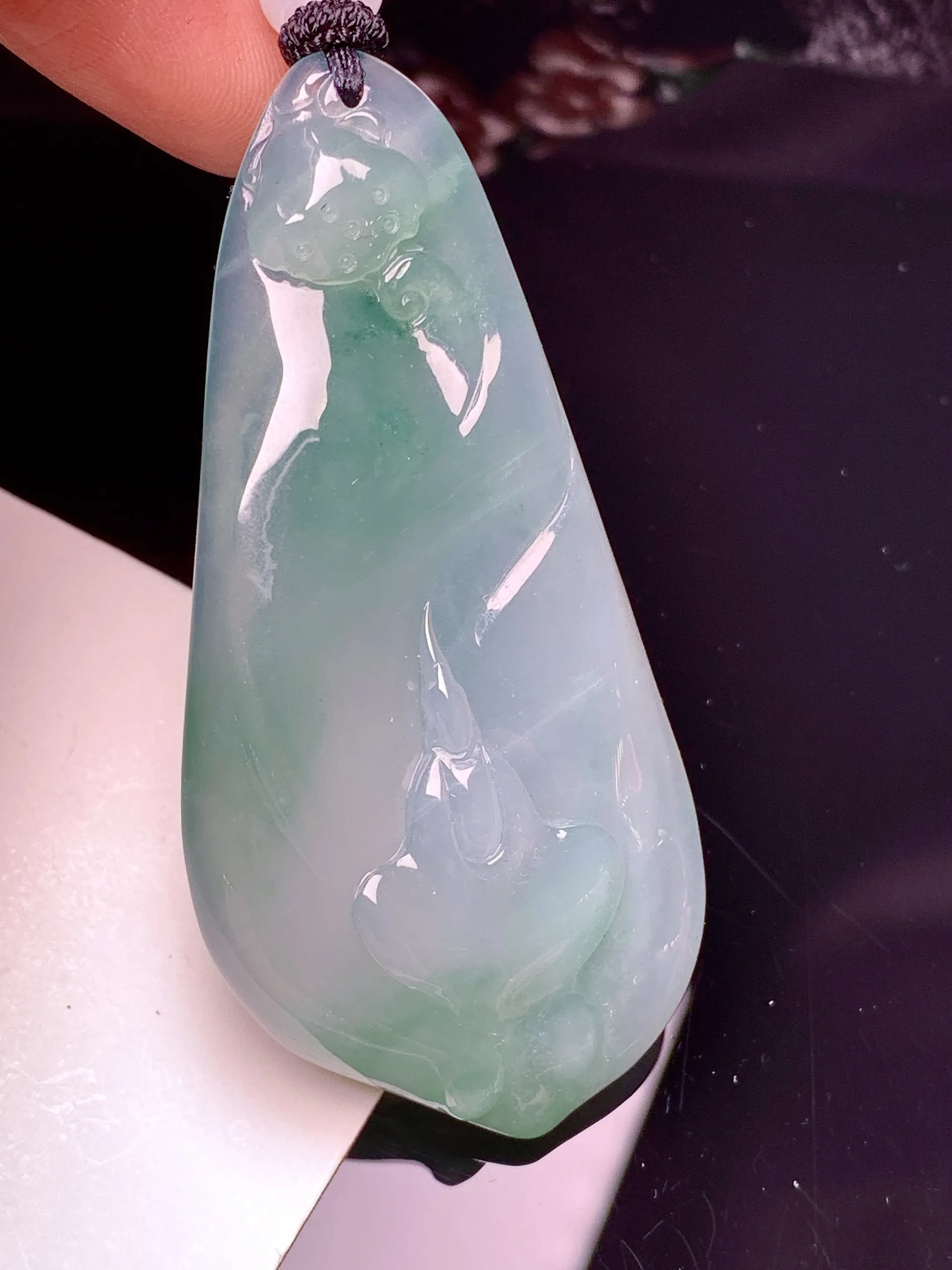 飘绿悟道吊坠 玉质细腻 色泽清新艳丽 整体尺寸58*27.8*6.8