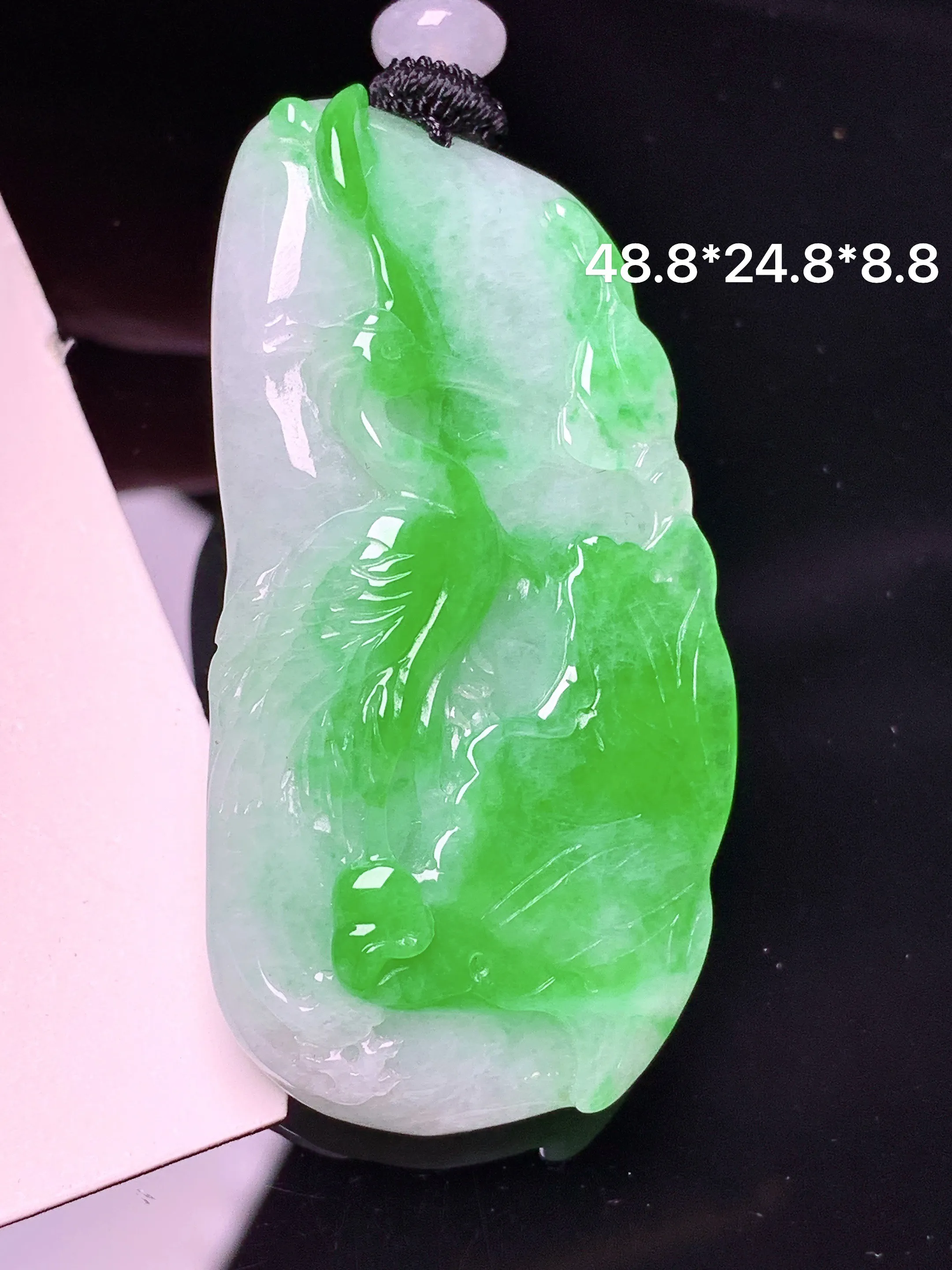 翠绿仙鹤吊坠 玉质细腻 色泽清新艳丽 整体尺寸48.8*24.8*8.8