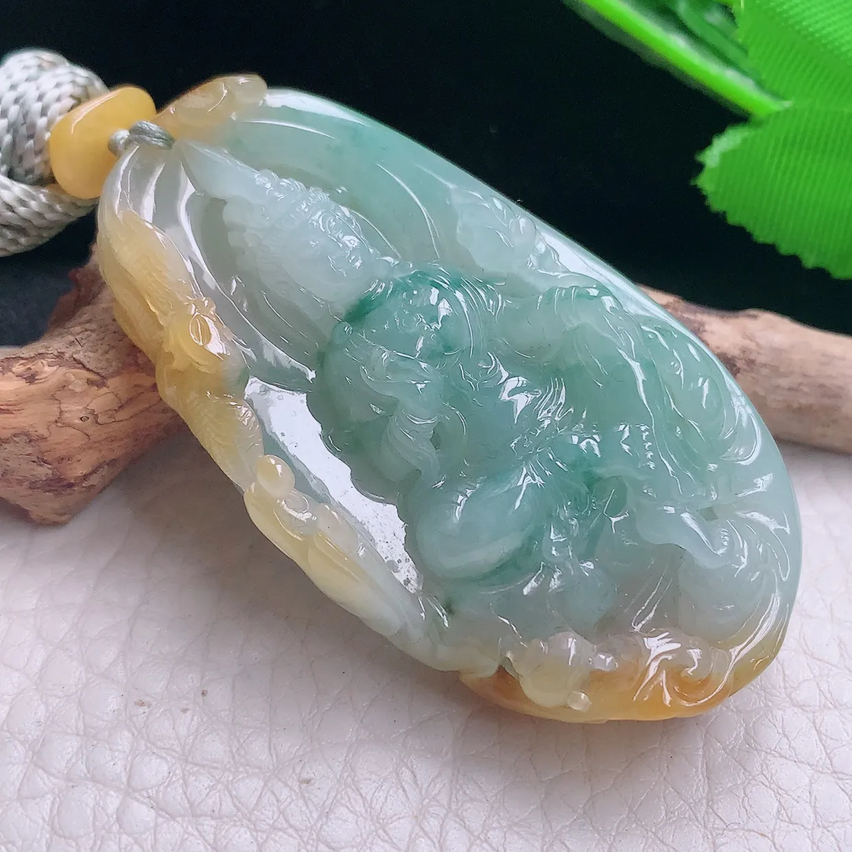 yl实拍60*33.8*11.2天然翡翠a货俏黄翡倚凤观音吊坠冰透精雕守护神玉坠