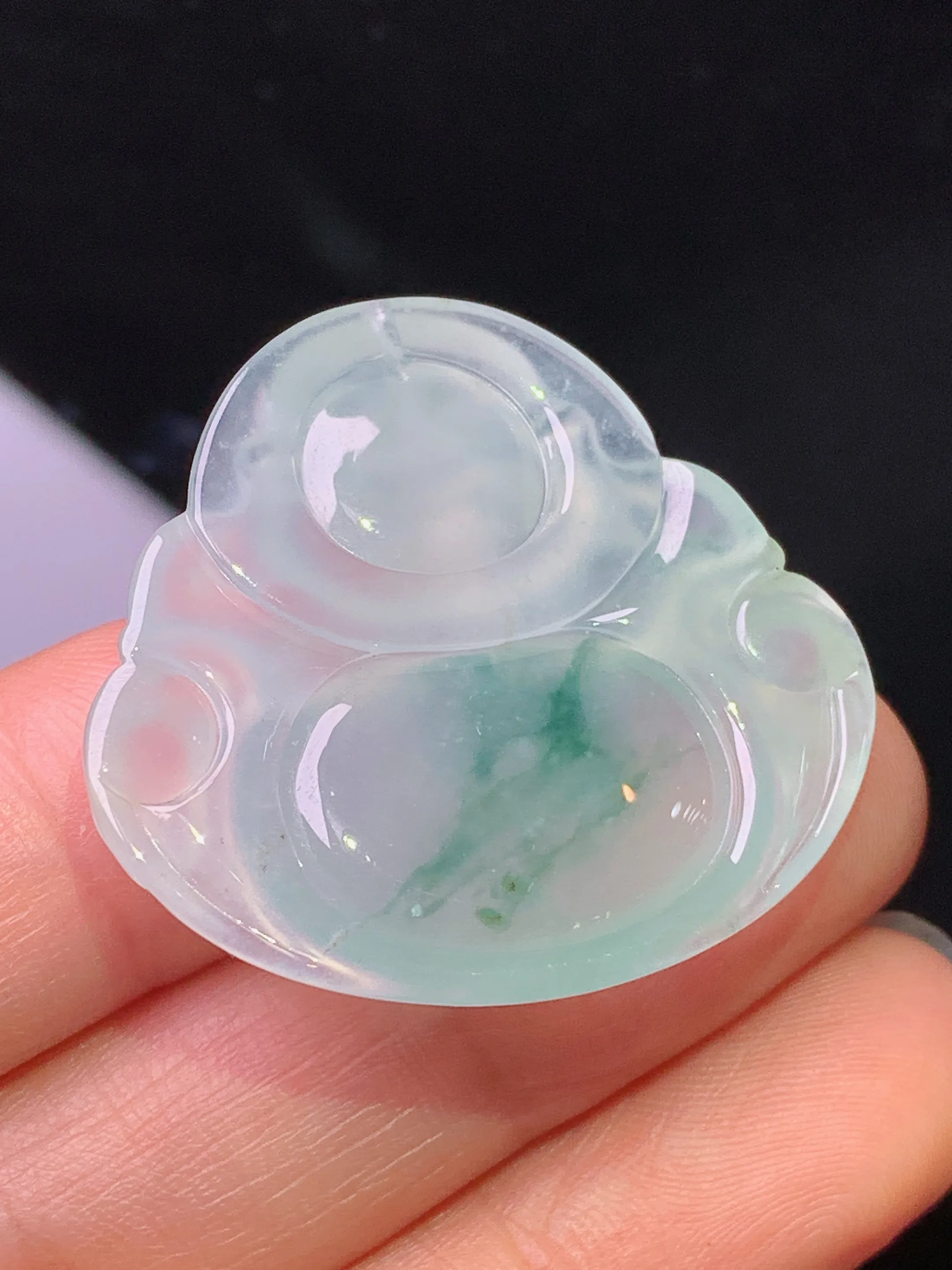 冰种飘绿佛公吊坠 玉质细腻 色泽清新艳丽 整体尺寸30.6*34*6.2