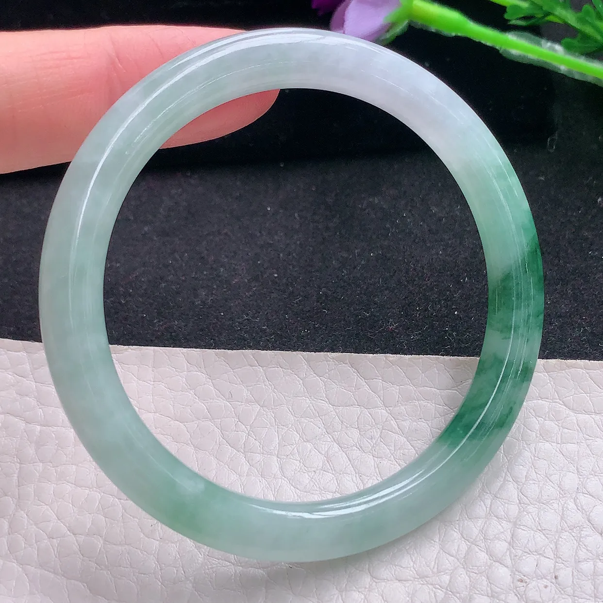 xh自然光54*6*7.3美人镯 缅甸翡翠a货玉手镯冰胶飘花圆条玉手环 平安镯