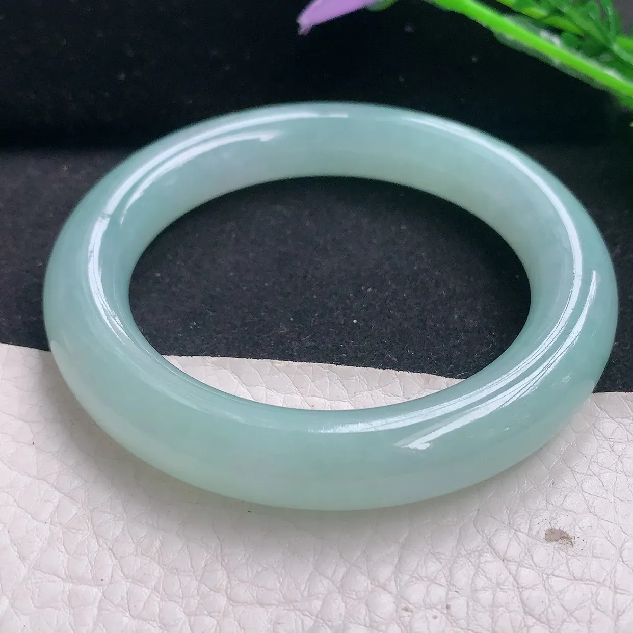 nc自然光55*11.5*11胖圆镯 翡翠玉手镯冰胶浅绿圆条玉手环 美人镯