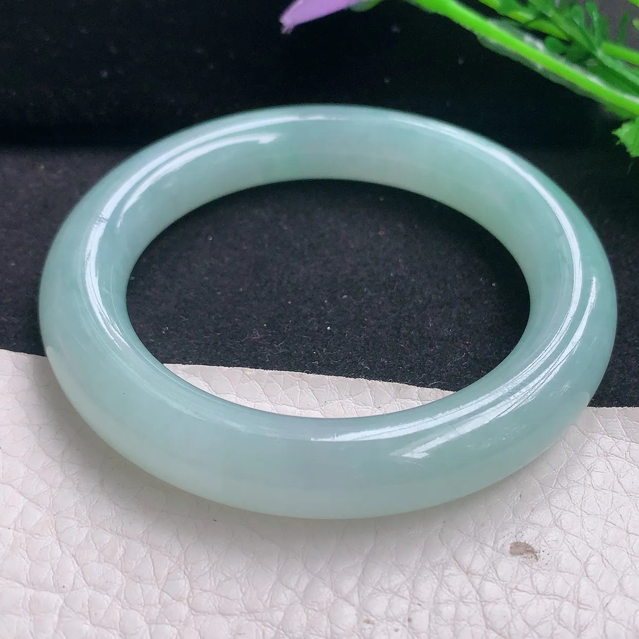 nc自然光55*11.5*11胖圆镯 翡翠玉手镯冰胶浅绿圆条玉手环 美人镯