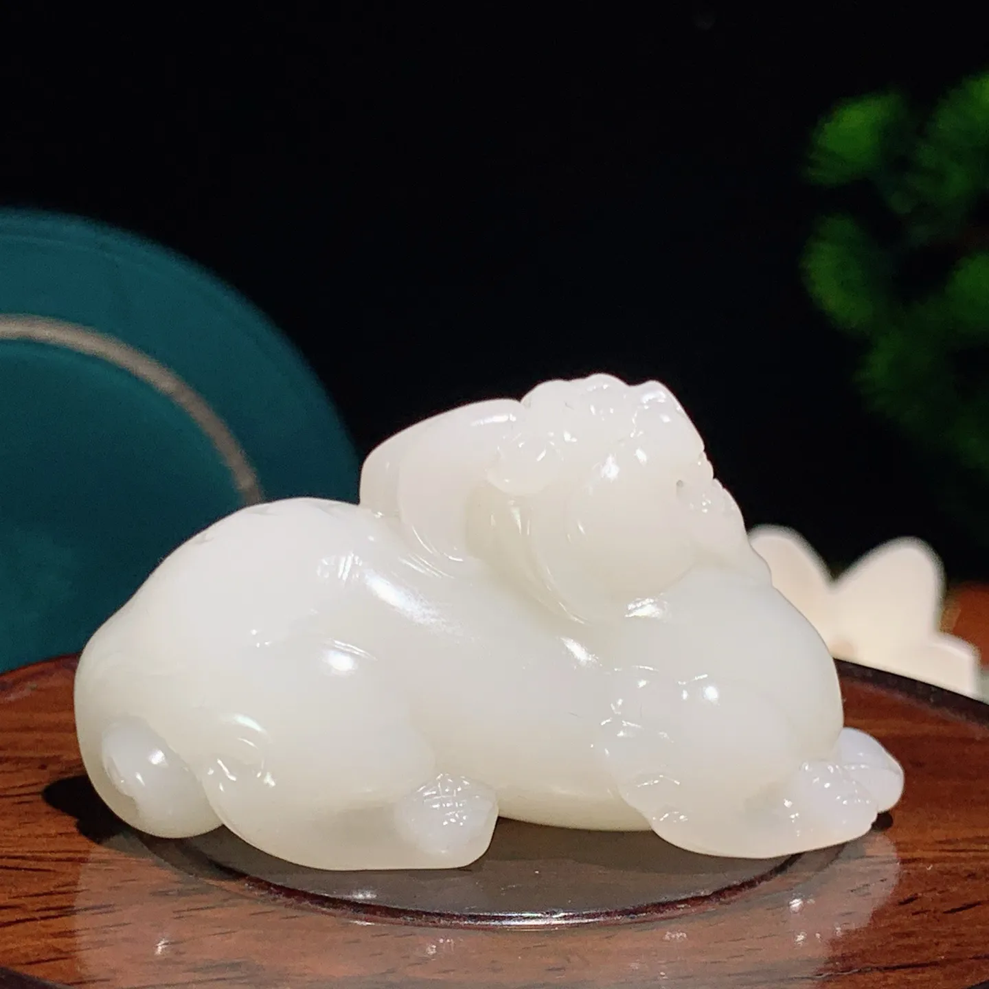 和田玉白玉羊脂白招财进宝貔貅挂件。尺寸54/24/29重41克。玉质细腻油润。手推出油。佩戴高端典雅。lt251220