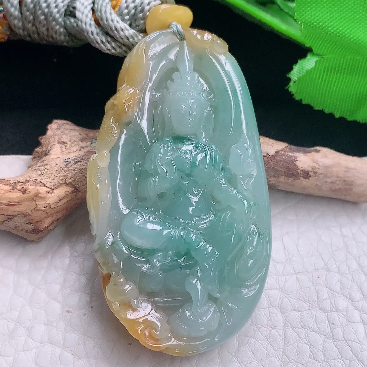 yl实拍60*33.8*11.2天然翡翠a货俏黄翡倚凤观音吊坠冰透精雕守护神玉坠